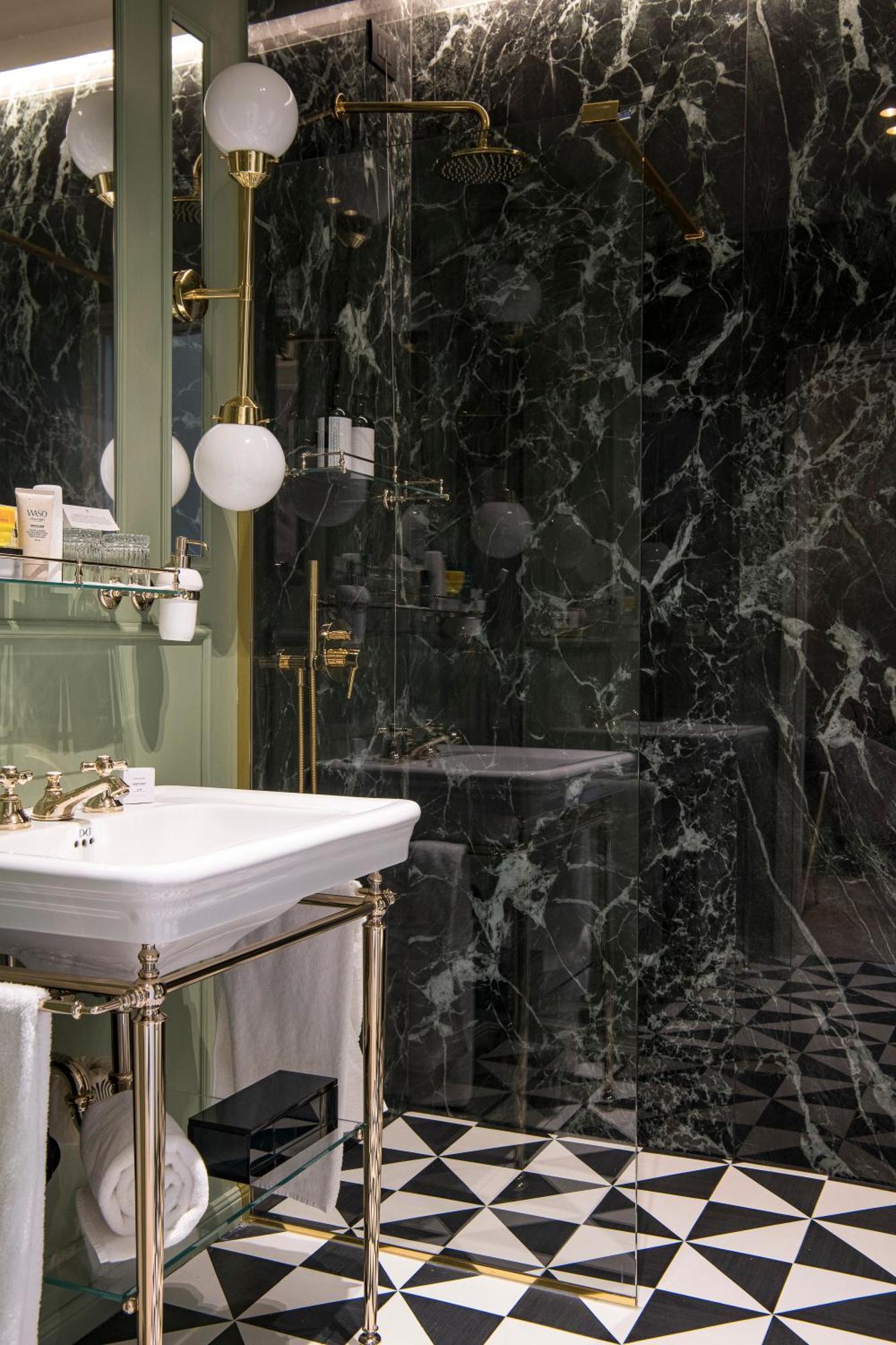 Hotel La Gemma Florencia Exterior foto Bathroom in the hotel